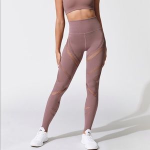 Alo Yoga Radiance Leggings 🧚🏽‍♀️